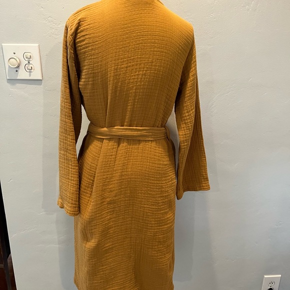 Parachute Golden Textured Robe - Picture 5 of 9